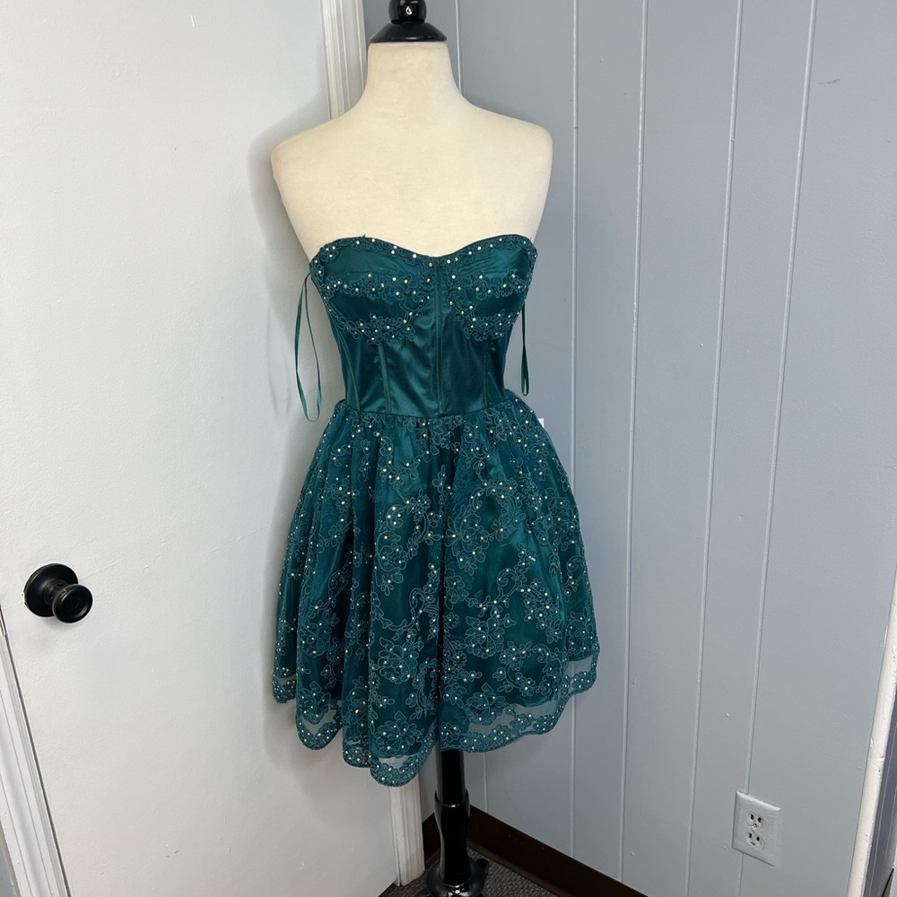 Homecoming/ cocktail dress/ party dress/ lace dress/ formal
